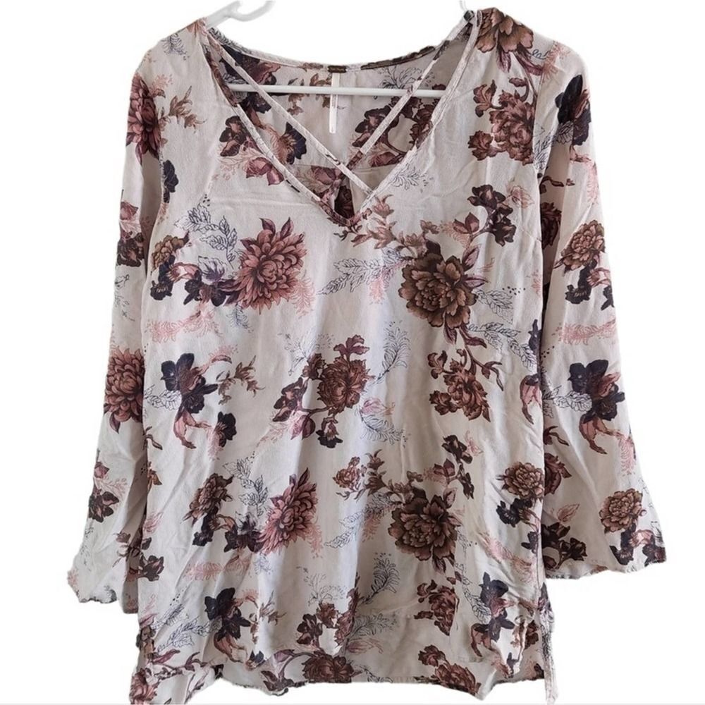 𝅺FREE PEOPLE Floral Crisscross Neckline Size Small